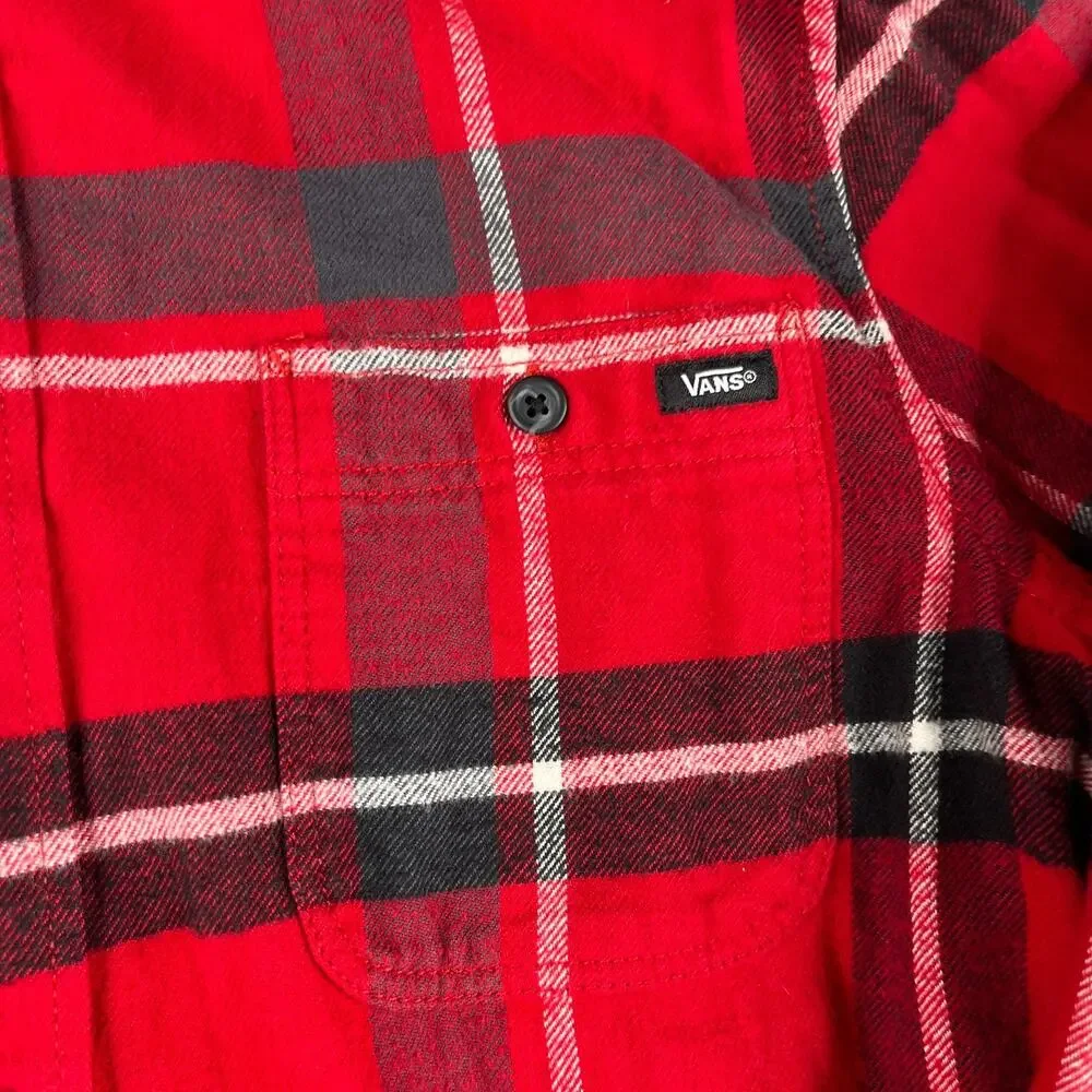 Vans Shirt Small Red Black Plaid Flannel Casual Button Up Long Sleeve Mens
